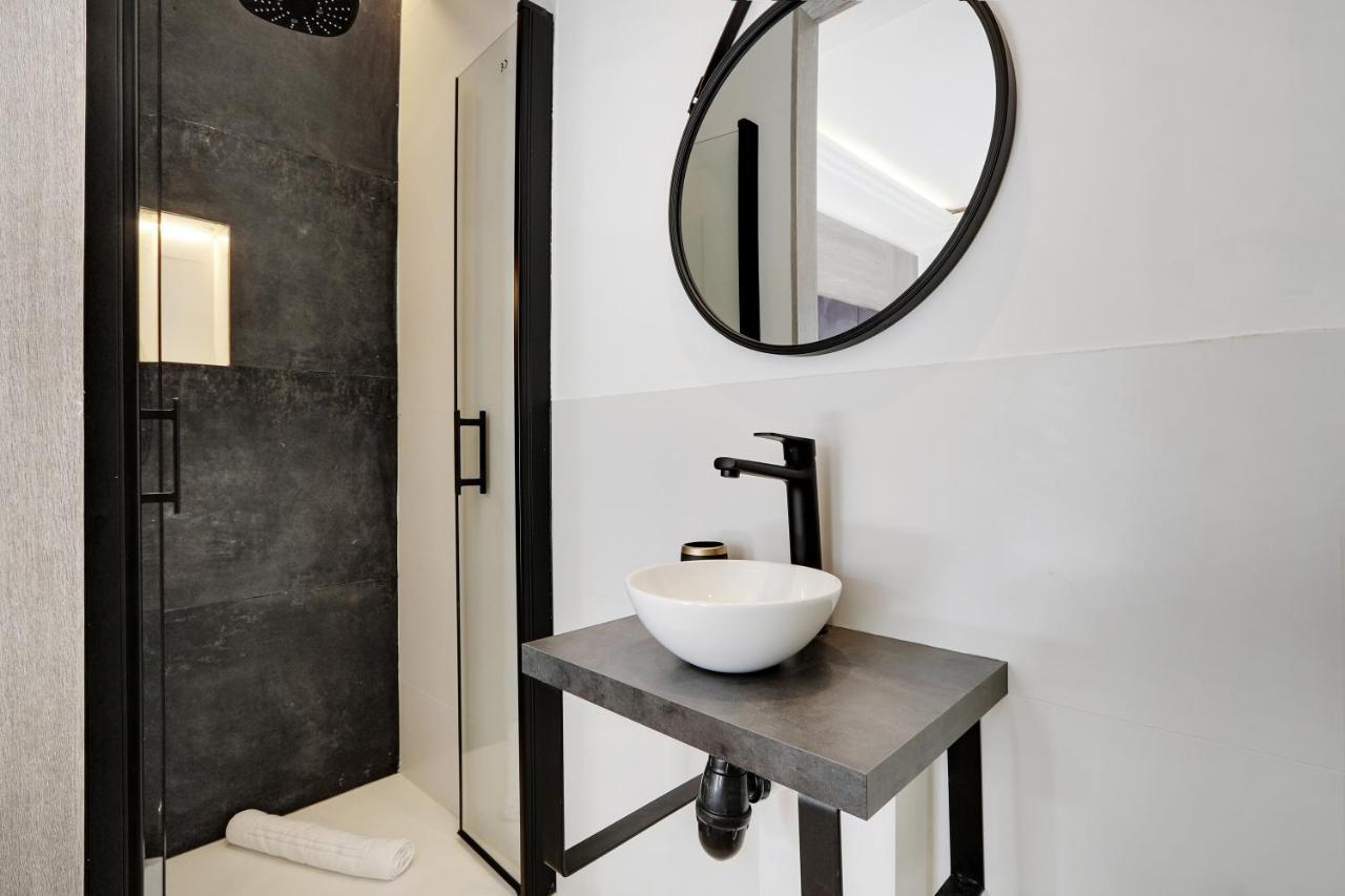 Off Majesti Upper Marais Apartment- Rue Du Faubourg Saint-Martin ปารีส ภายนอก รูปภาพ