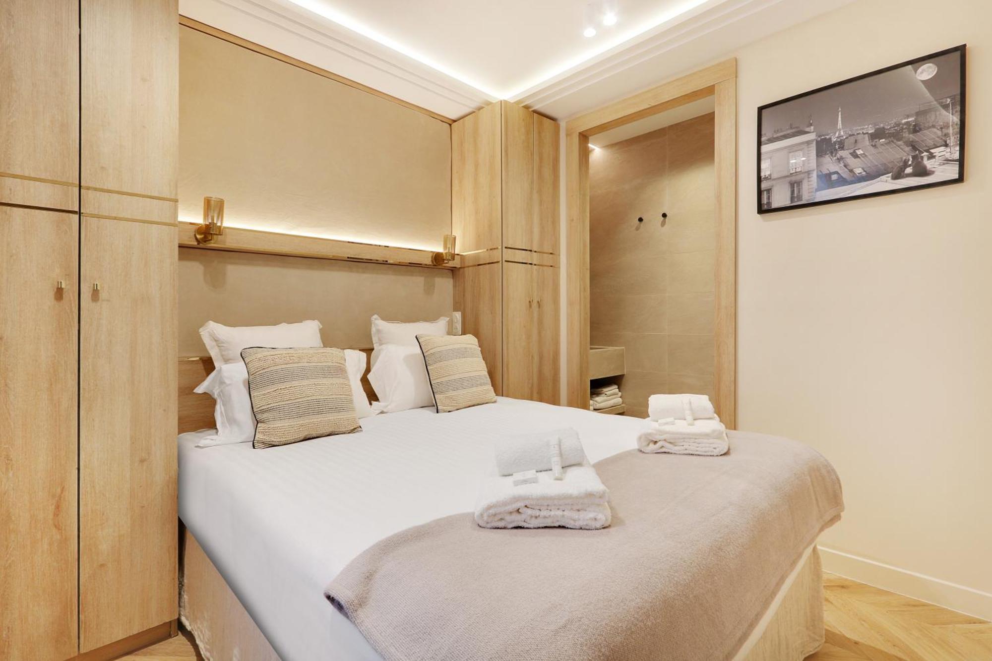 Off Majesti Upper Marais Apartment- Rue Du Faubourg Saint-Martin ปารีส ภายนอก รูปภาพ